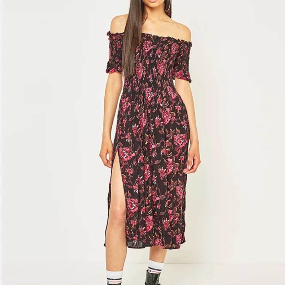 UO Kimchi Blue Picnic Midnight Black Floral Smock Slit Off Shoulder Dress XS